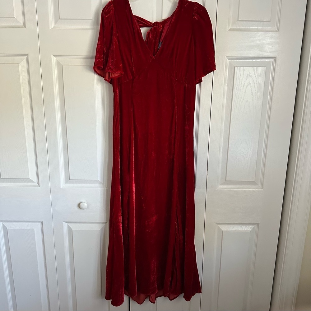 ModCloth Dress Womens M Red Velvet Maxi Tie Back V Neck Flutter Sleeve Holiday